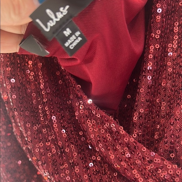 Lulu’s plunging v neck drape Sequin Burgundy One Piece bodysuit women’s medium - Picture 3 of 10